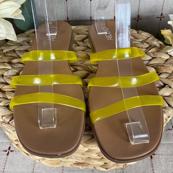 Abound “Sammira 2” Yellow Jelly Strap Sandals Cushioned Footbed Womens 6.5 NWOB - Picture 2 of 7